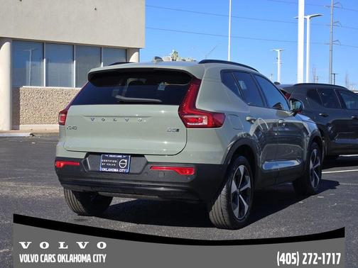 2025 Volvo XC40 B5 Plus Dark Theme