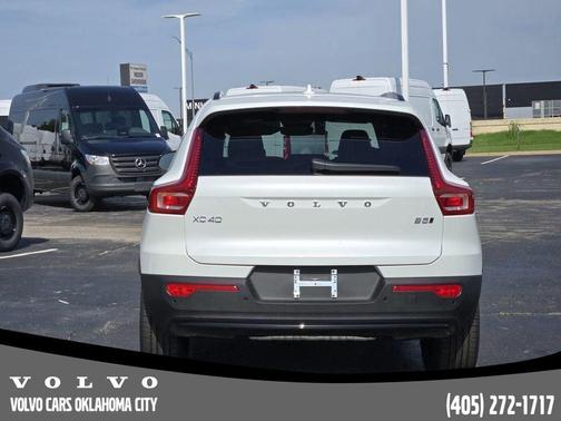 2026 Volvo XC40 B5 Plus