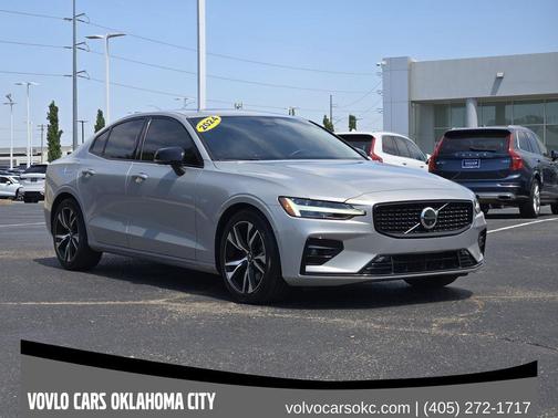 Silver 2024 Volvo S60 B5 Plus Dark Theme