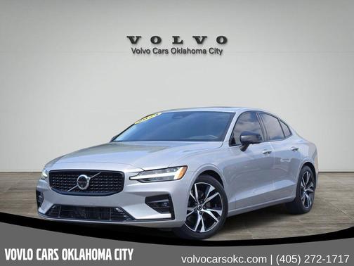 Silver 2024 Volvo S60 B5 Plus Dark Theme