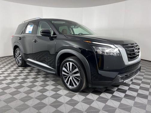 2022 Nissan Pathfinder Platinum