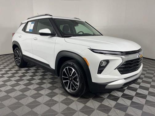 Summit White 2025 Chevrolet Trailblazer LT