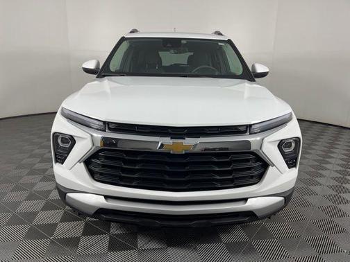 Summit White 2025 Chevrolet Trailblazer LT