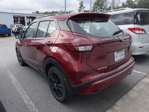 2021 Nissan Kicks SR