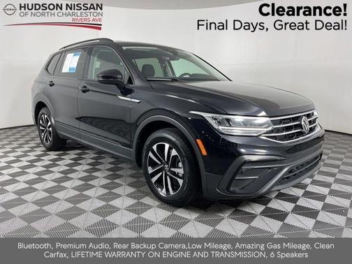 Deep Black Pearl Effect 2024 Volkswagen Tiguan 2.0T S
