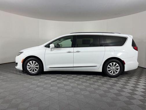 2019 Chrysler Pacifica Touring-L