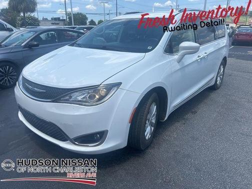 2019 Chrysler Pacifica Touring-L