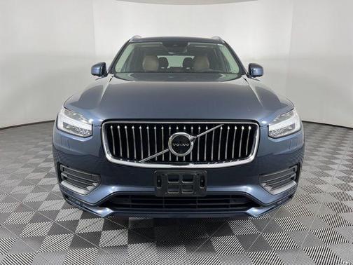 2020 Volvo XC90 T6 Momentum 7 Passenger