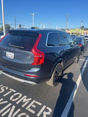 2020 Volvo XC90 T6 Momentum 7 Passenger