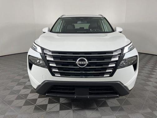 Everest White P 2025 Nissan Rogue SV