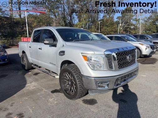 2017 Nissan Titan SV
