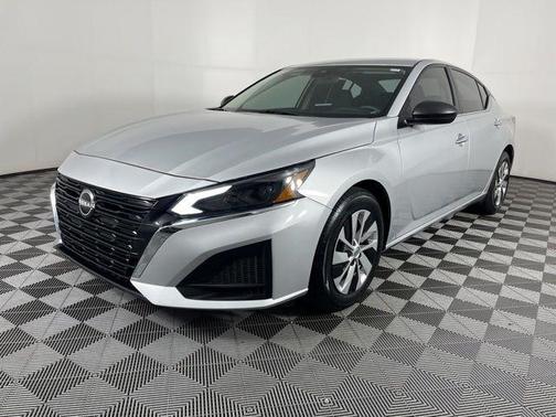 Brilliant Silver Metallic 2024 Nissan Altima 2.5 S