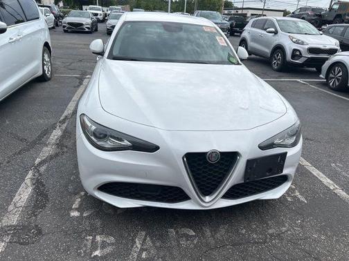 2019 Alfa Romeo Giulia Base