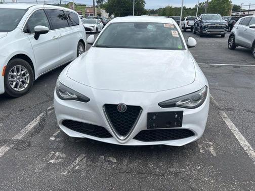 2019 Alfa Romeo Giulia Base