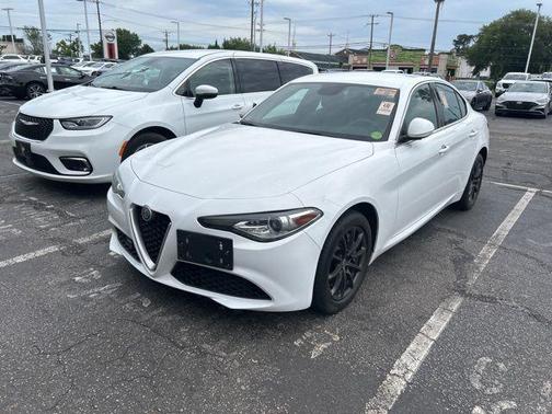 2019 Alfa Romeo Giulia Base
