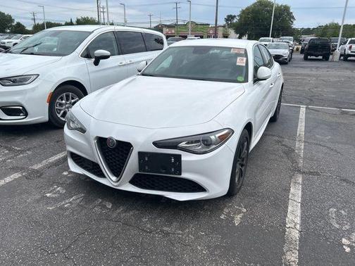 2019 Alfa Romeo Giulia Base