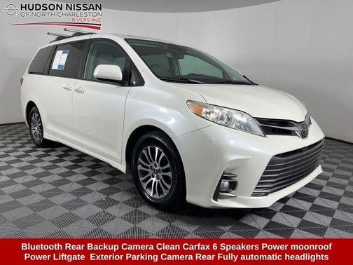 2019 Toyota Sienna XLE