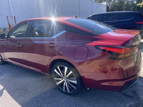 2022 Nissan Altima 2.5 SR