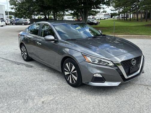 2022 Nissan Altima 2.5 SV