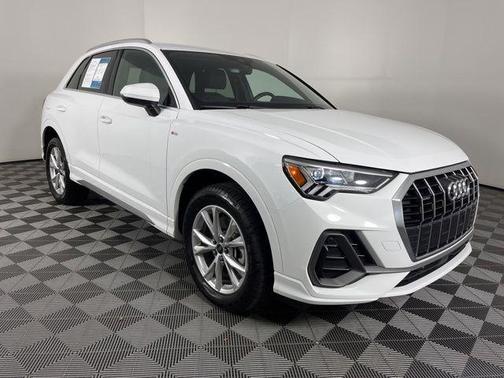 Arkona White 2025 Audi Q3 45 S line Premium