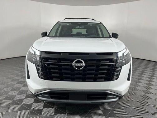 Everest White P 2026 Nissan Pathfinder SL