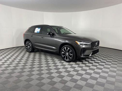 2024 Volvo XC60 B5 Plus Dark Theme