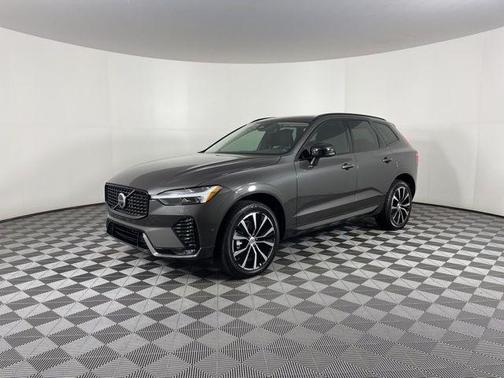 2024 Volvo XC60 B5 Plus Dark Theme