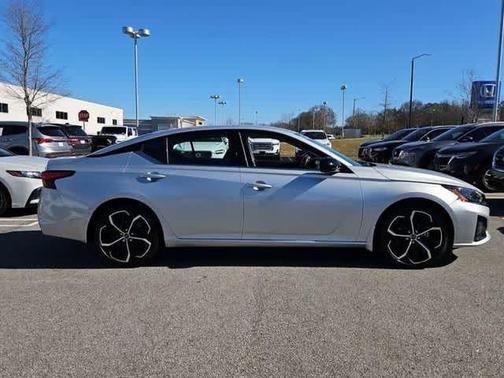2023 Nissan Altima 2.5 SR