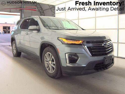 Sterling Gray Metallic 2023 Chevrolet Traverse LT Cloth
