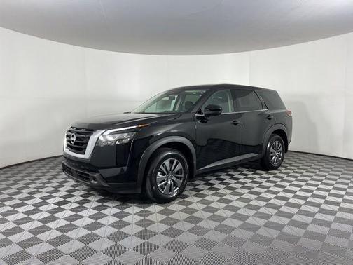 2025 Nissan Pathfinder S