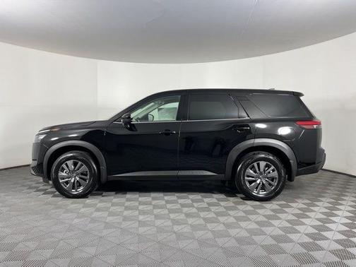 2025 Nissan Pathfinder S