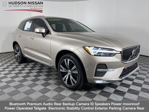 Bright 2023 Volvo XC60 B5 Plus Bright Theme