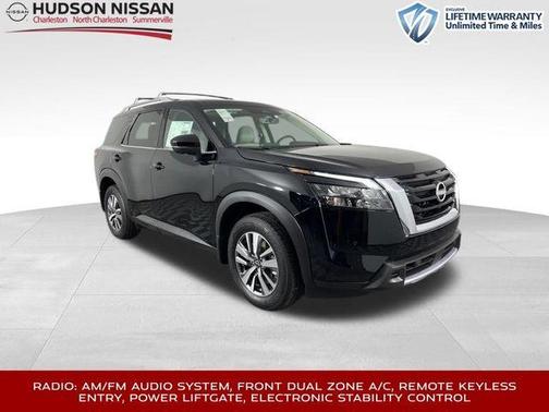 2025 Nissan Pathfinder SL