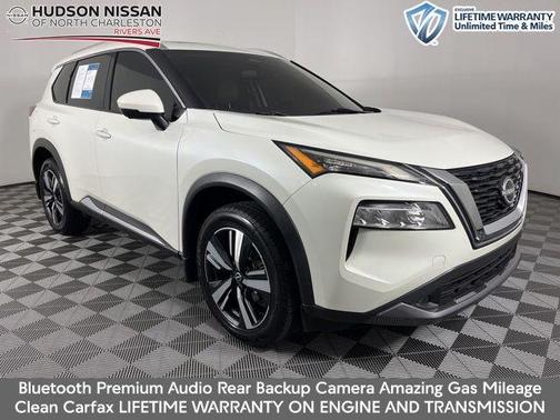 White 2022 Nissan Rogue SL