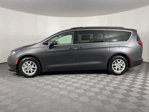 2021 Chrysler Voyager LXI