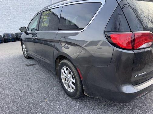 2021 Chrysler Voyager LXI