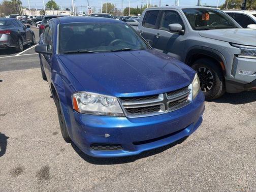 Blue Streak Pearlcoat 2013 Dodge Avenger SE