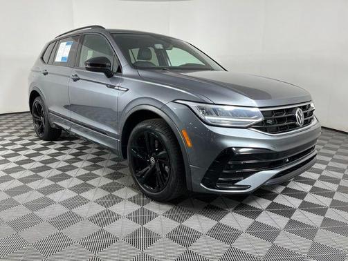 Platinum Gray Metallic 2023 Volkswagen Tiguan 2.0T SE R-Line Black