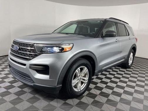 Silver Metallic 2020 Ford Explorer XLT