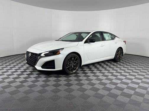 2025 Nissan Altima SR
