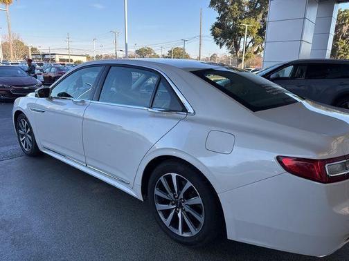 2017 Lincoln Continental Premier