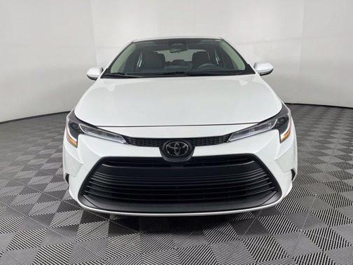 Pearl 2023 Toyota Corolla LE
