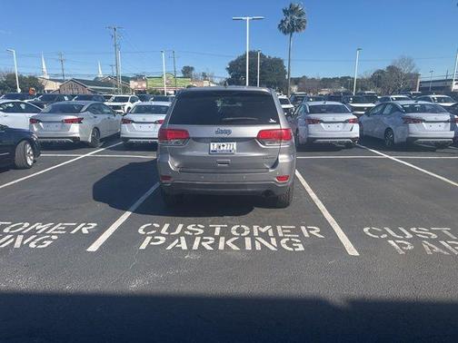 2017 Jeep Grand Cherokee Laredo