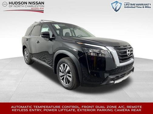 2025 Nissan Pathfinder SL