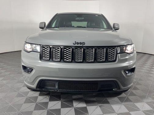 Sting Gray Clearcoat 2021 Jeep Grand Cherokee Laredo X