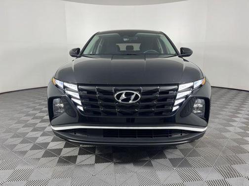 2022 Hyundai TUCSON SE