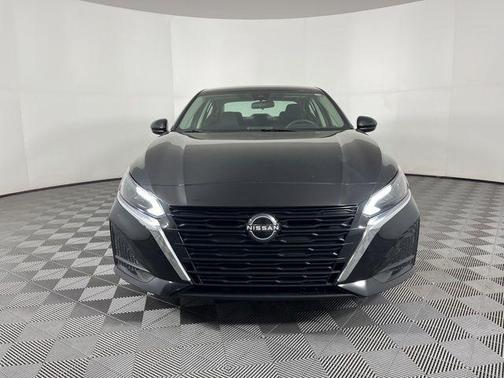 Super Black Clearcoat 2023 Nissan Altima 2.5 SV