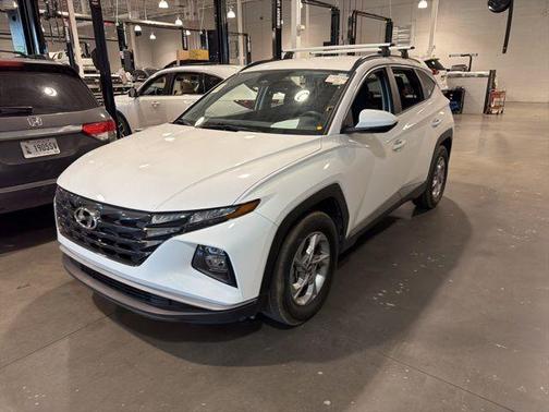 White Pearl 2024 Hyundai TUCSON SEL