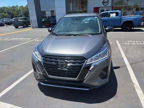 Gun Metallic 2021 Nissan Kicks S