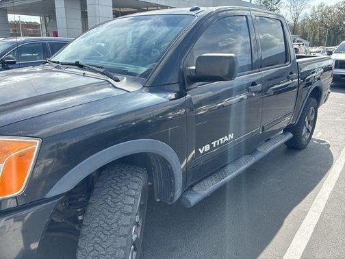 2015 Nissan Titan SV